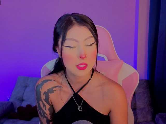 Sharonbone live cam on BongaCams