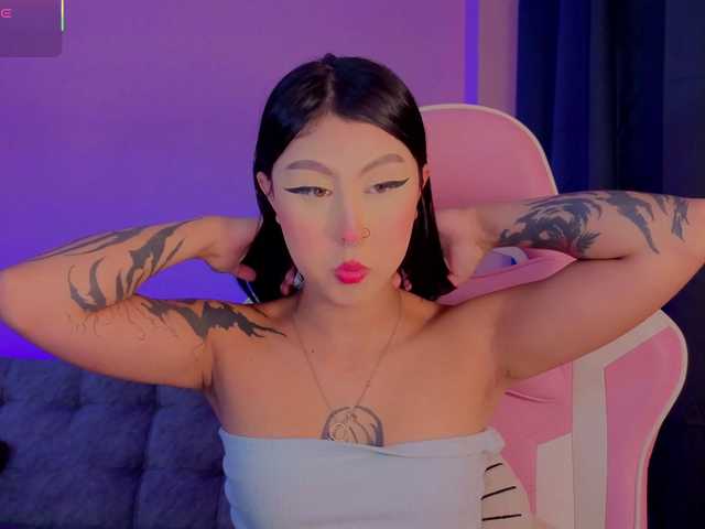 Sharonbone live cam on BongaCams