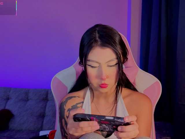 Sharonbone live cam on BongaCams