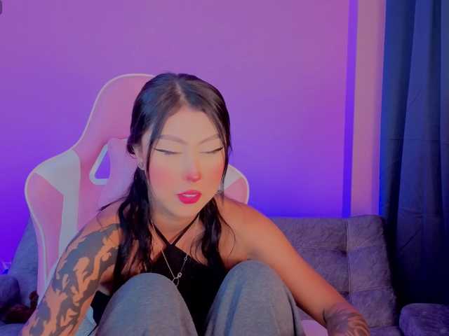 Sharonbone live cam on BongaCams