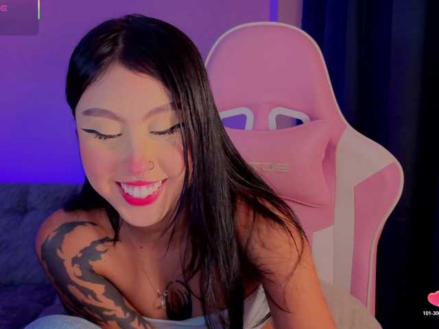 Sharonbone live cam on BongaCams
