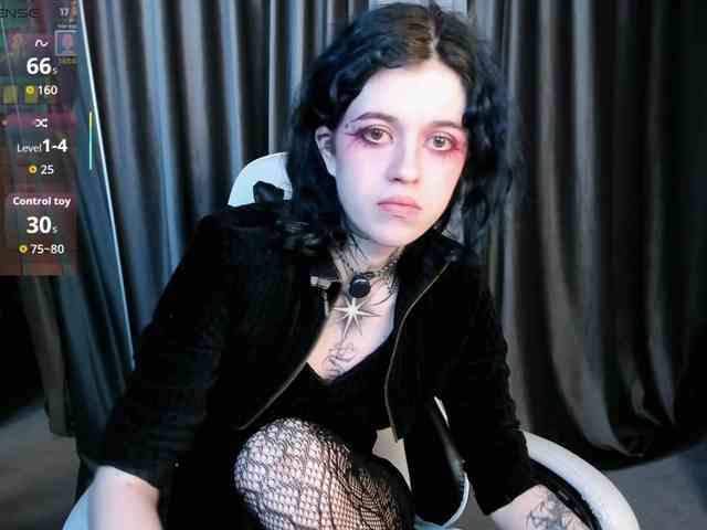 NoelleGothicShadow webcam