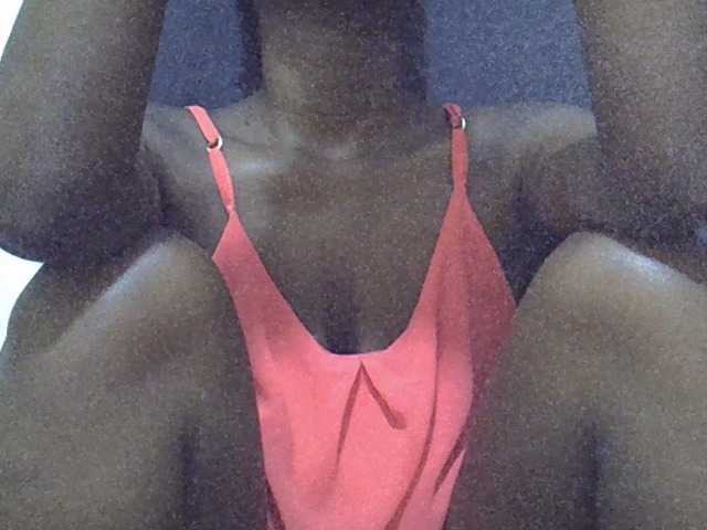 Sexypeach4 live cam on BongaCams
