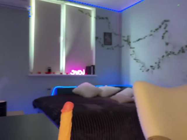 kitty1kristy1 live cam on BongaCams