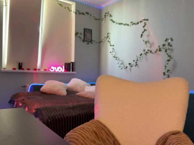 kitty1kristy1 live cam on BongaCams