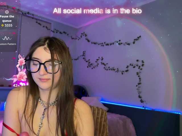 kitty1kristy1's BongaCams show and profile