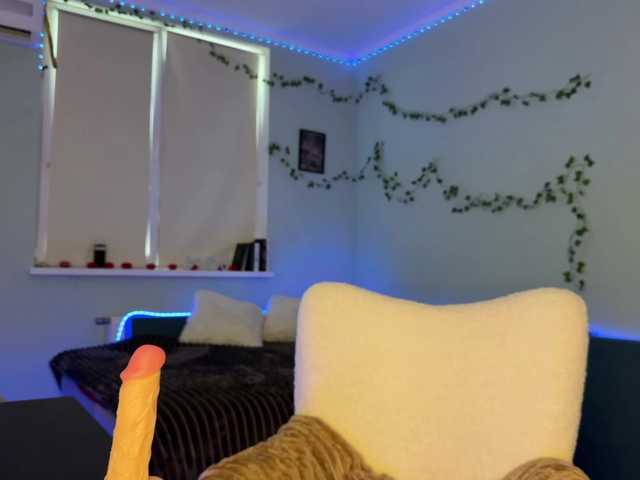 kitty1kristy1 live cam on BongaCams