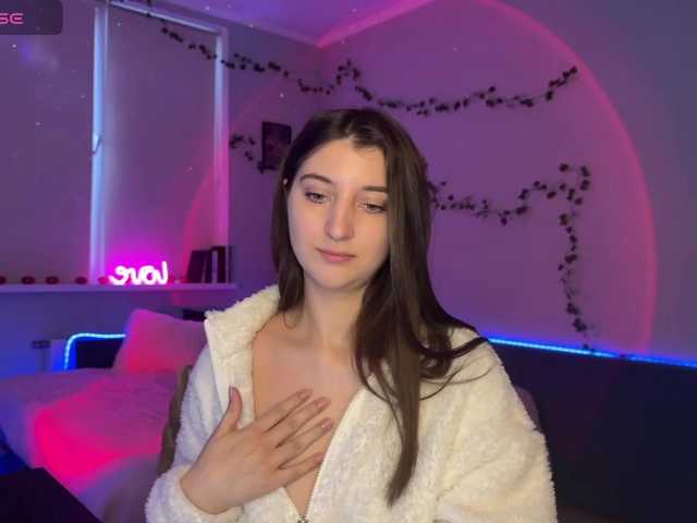 kitty1kristy1's BongaCams show and profile