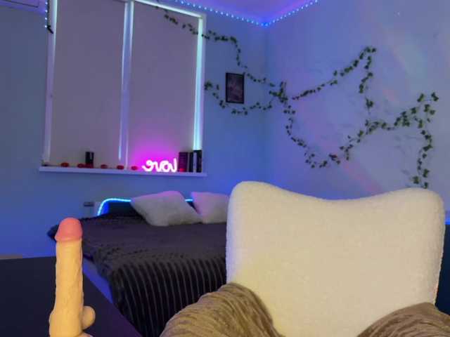 kitty1kristy1 live cam on BongaCams