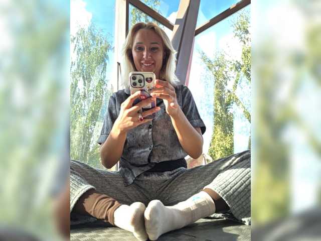 Valeriah live cam on BongaCams