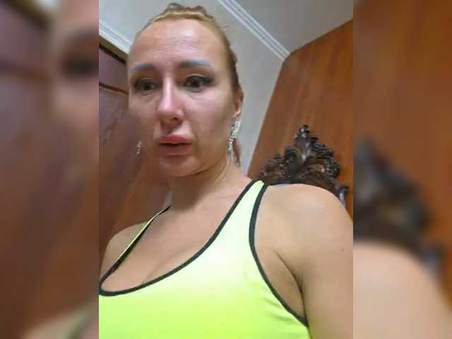 Valeriah live cam on BongaCams