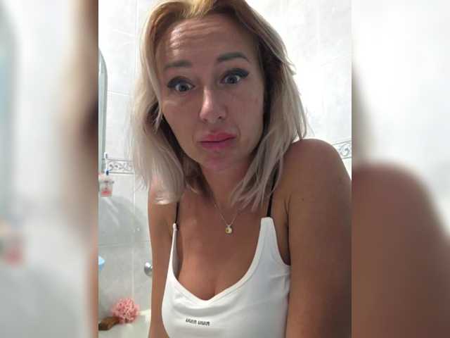 ARotikA1 live webcam show