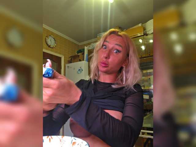 Valeriah live cam on BongaCams