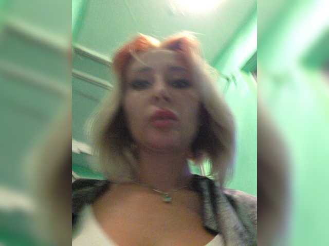 модель Valeriah