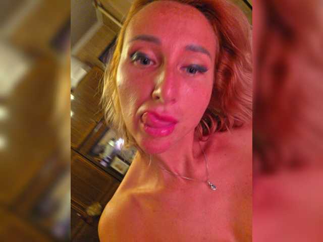Valeriah live cam on BongaCams