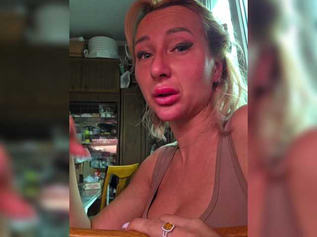 Valeriah live webcam show