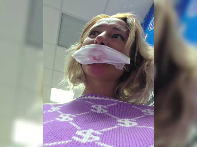 Valeriah live cam on BongaCams