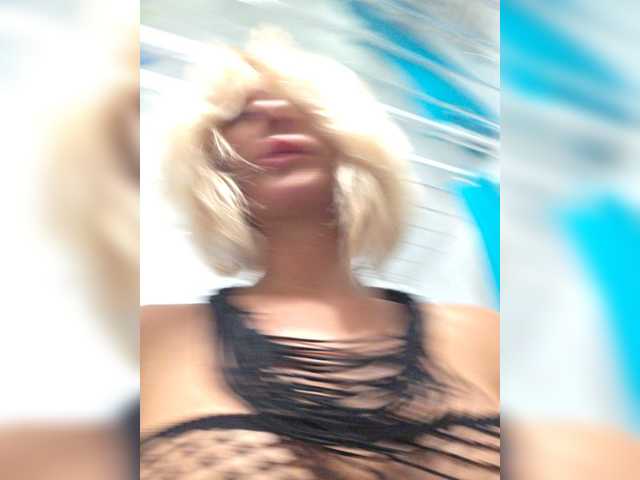 Valeriah live cam on BongaCams
