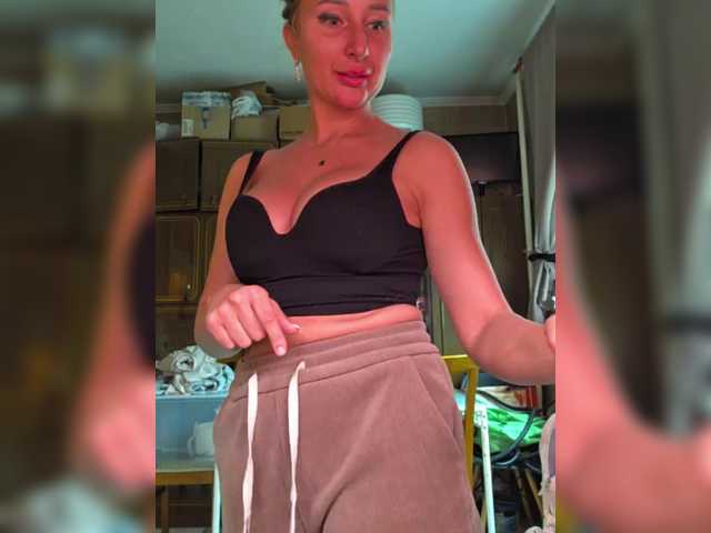 Valeriah live cam on BongaCams