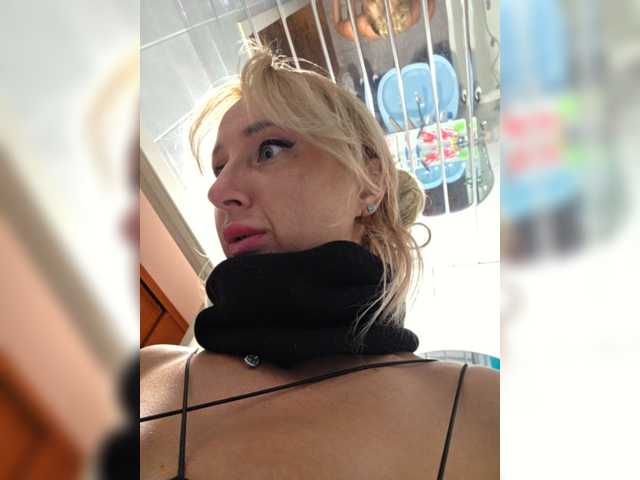 Valeriah live cam on BongaCams