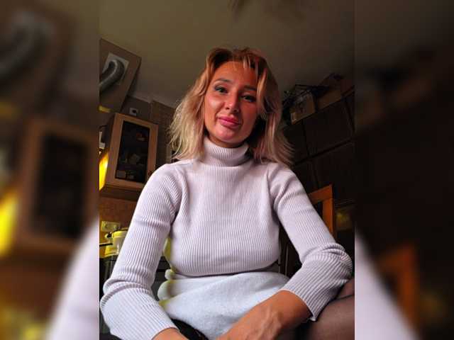 модель Valeriah