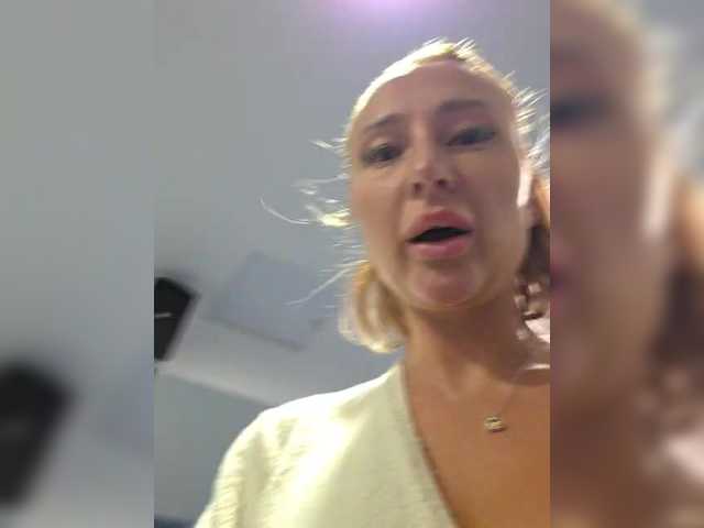 ARotikA1 live webcam show