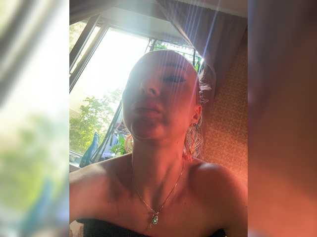 Valeriah live cam on BongaCams