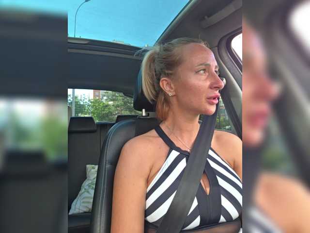 Valeriah live cam on BongaCams