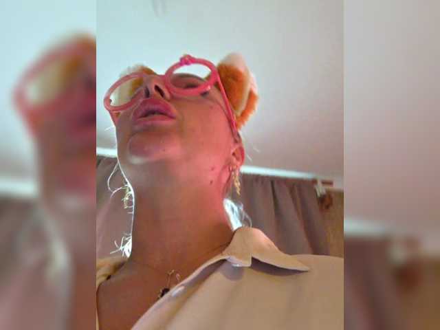 Valeriah live cam on BongaCams