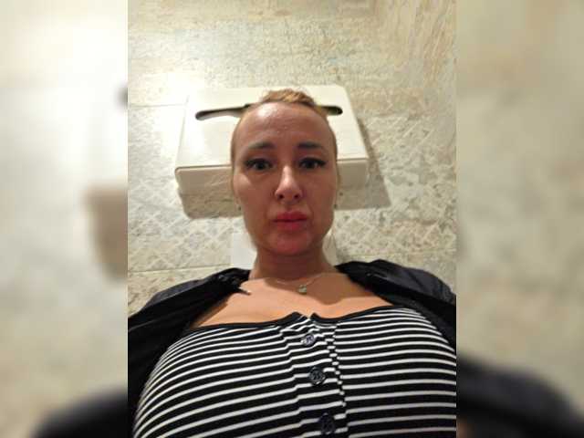Valeriah live cam on BongaCams