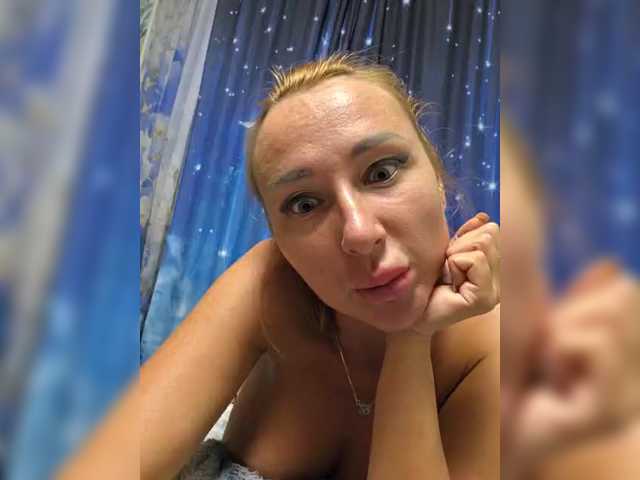 Valeriah live cam on BongaCams