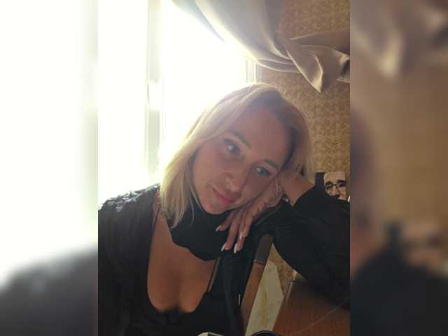 Valeriah live cam on BongaCams