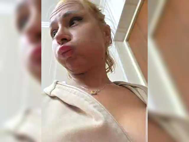 ARotikA1 live webcam show