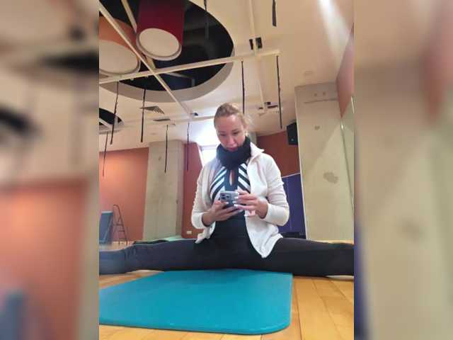 Valeriah live webcam show