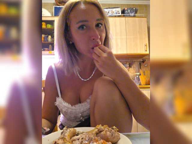 Valeriah live cam on BongaCams