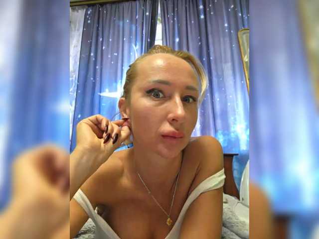 Valeriah's BongaCams show and profile