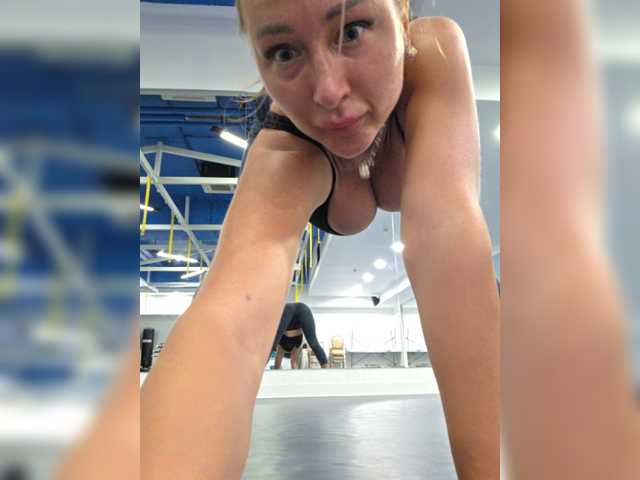 Valeriah live webcam show