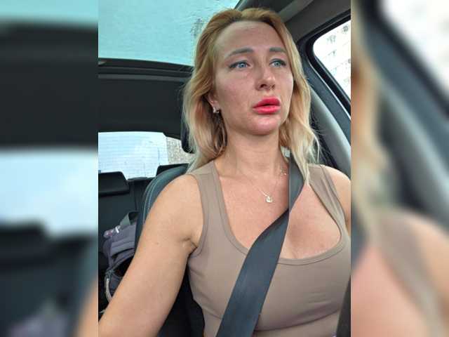 Valeriah live webcam show