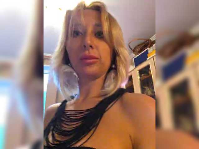 Valeriah live cam on BongaCams