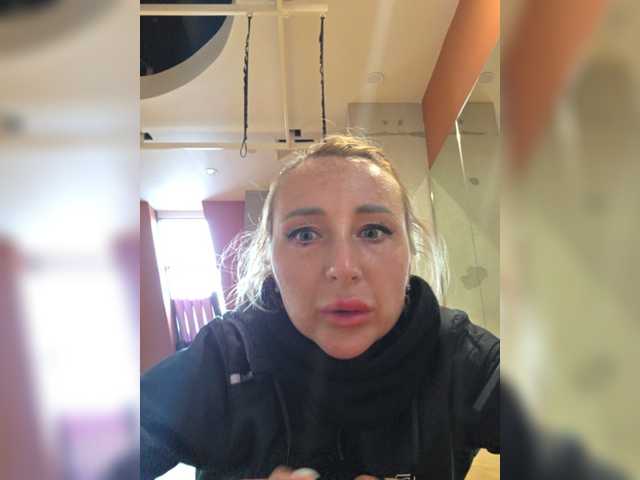 Valeriah live cam on BongaCams