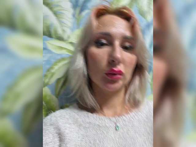 Valeriah live cam on BongaCams