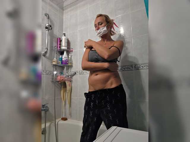 Valeriah live cam on BongaCams