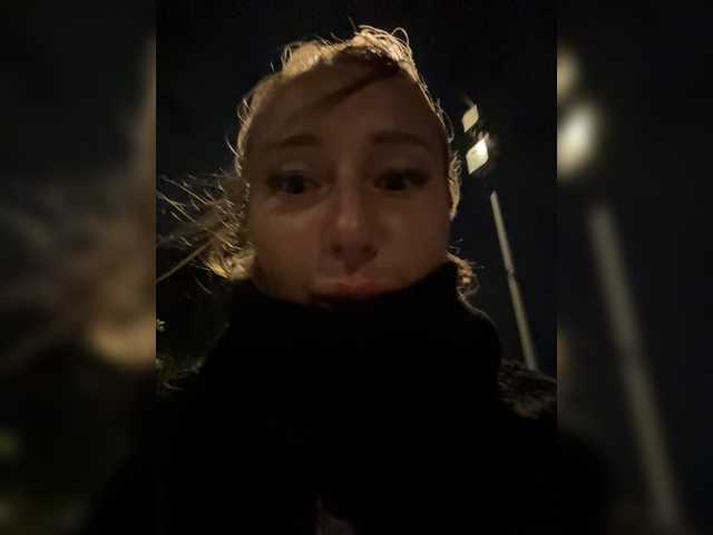 Valeriah live cam on BongaCams