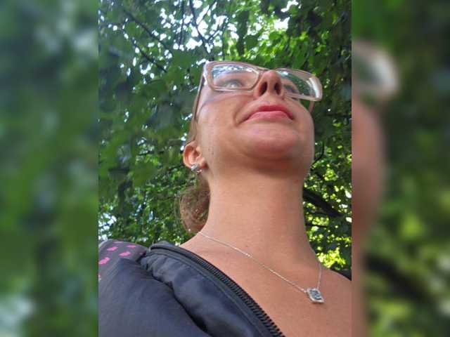 Valeriah live cam on BongaCams