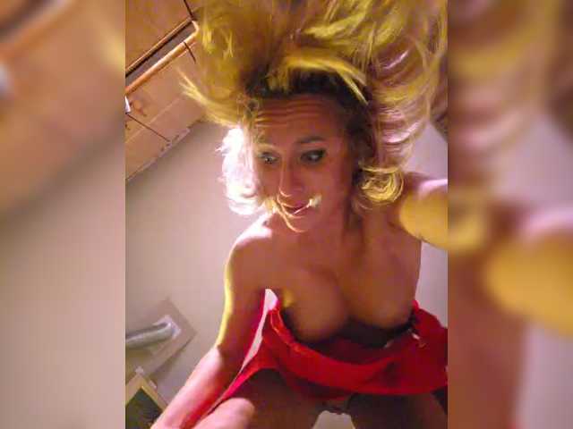 Valeriah live cam on BongaCams
