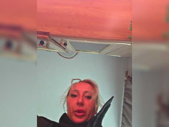Valeriah live webcam show