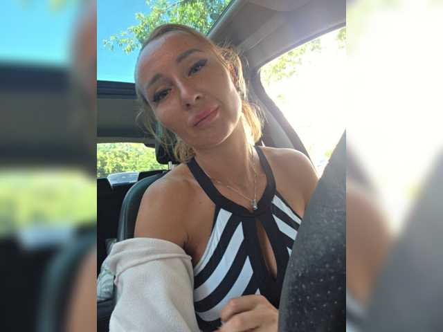 Valeriah live webcam show