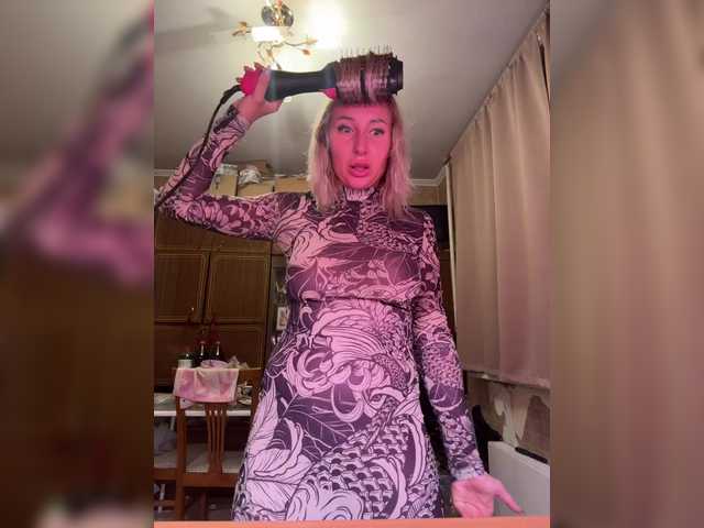 Valeriah live cam on BongaCams