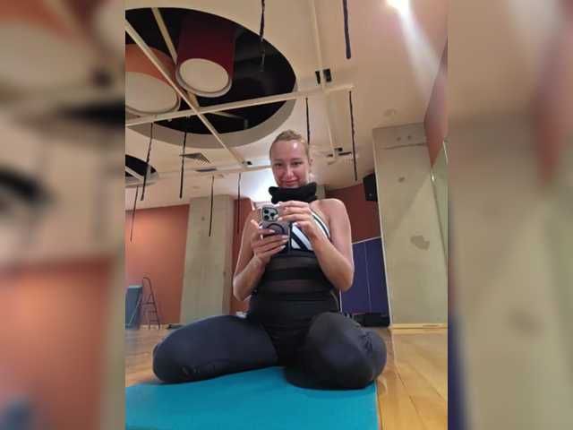 Valeriah live webcam show
