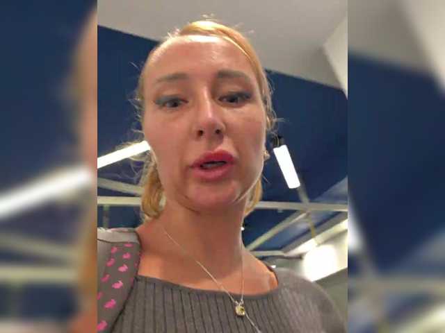 Valeriah live webcam show